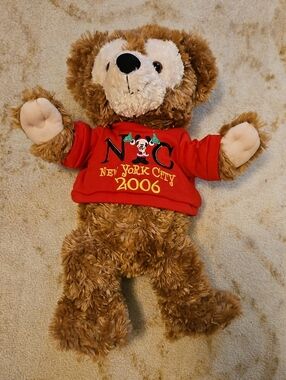 NYC 2006 Disney Christmas Bear pre Duffy
